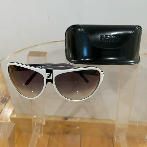 00’s Fendi aviators, like new, rare style 2000s FENDI Vintage Wrap Sunglasses Oval 7732 - Etsy main image 3